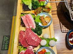 一米黑牛十二拼拼盘-明洞阿姨·韩式酱蟹烤肉·创意料理(三元桥店)