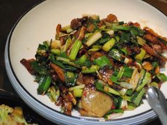 大蒜辣椒粉炒肉-何氏排骨(左家塘店)