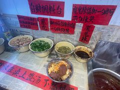 -柳州肥姨妈大骨螺蛳粉(东靖路店)