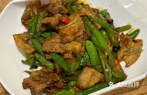 Old Man's Green Pepper Stir-Fry with Pork