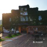 习惯了都市忙碌的生活，难得来到这野外享受野营的生活确