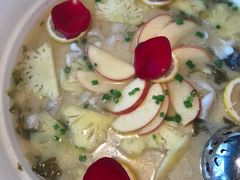 水果柠檬酸菜鱼-江渔儿酸菜鱼(东山店)