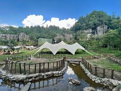 -梭布垭石林景区