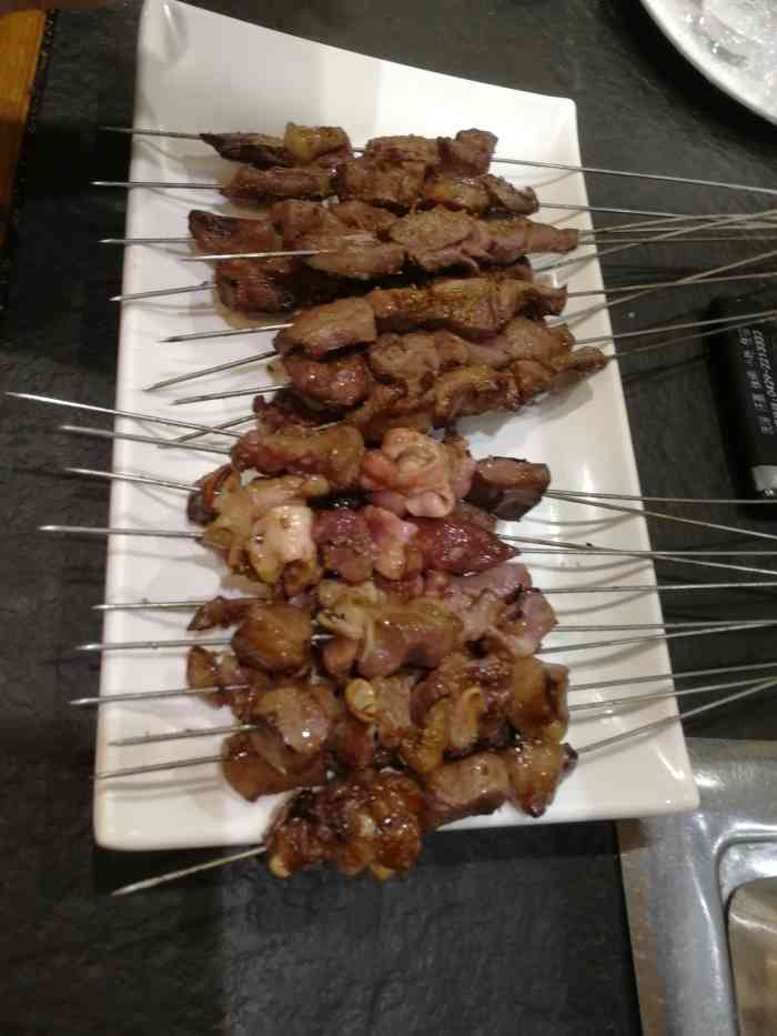 清真伊烧烤-"作为五天四顿烧烤的吃货必须打卡的一家烧烤.