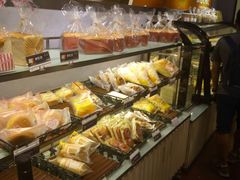 面包甜点陈列柜-Caidie Bakery采蝶轩(百越店)