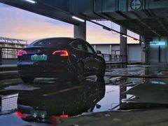 -TESLA 特斯拉(上海太古汇体验店)