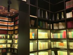 -钟书阁(松江泰晤士小镇店)