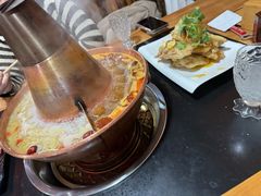 -果松木炭酸菜铜火锅·外婆参鸡汤