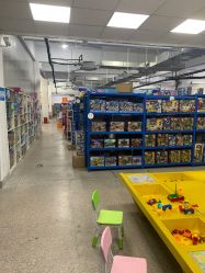 -逝水玩具折扣店