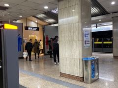 -南京西路(地铁站)