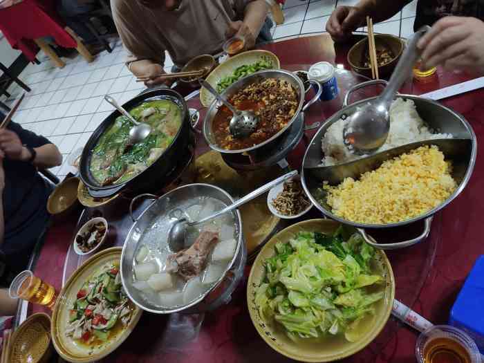 玲玲餐馆(体育馆路店)-"这家店我要吹爆了!是我在恩施最喜欢的.