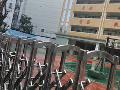 -海口市第一中学