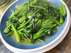 砂锅空心菜-八张桌子(老店)