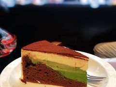 巧克力抹茶蛋糕-black rainbow coffee
