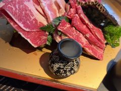 -铭牛烧肉·和牛海鲜自助(高新月牙湖店)