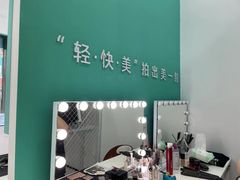 -拍刻风照相馆(花都融创店)