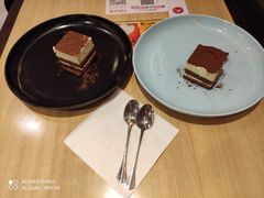 -必胜客(WOW中心城店)