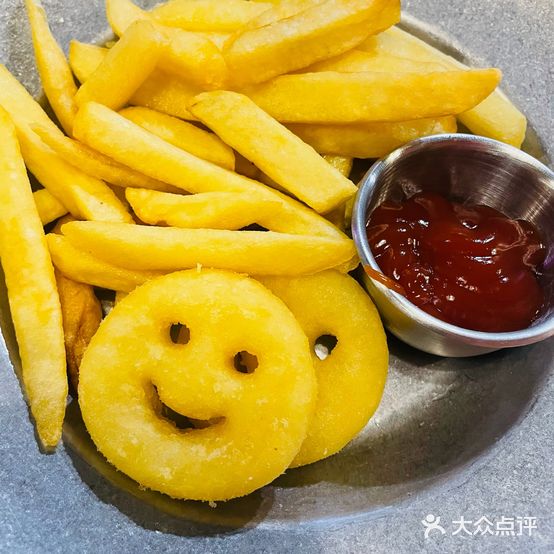 的熊项噬二妣店(牛排·咖啡)