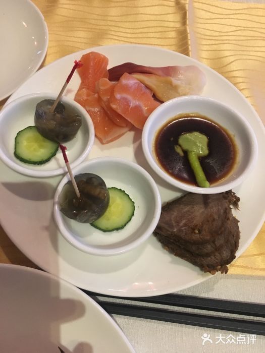 荣誉国际酒店-云顶旋转餐厅三文鱼图片