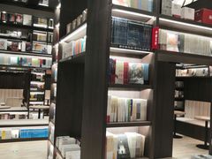 -钟书阁(群光广场店)