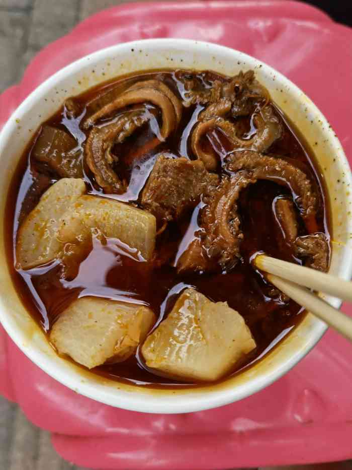 川妹牛杂(麒麟路店"同学推荐的,好像很有名的样子,下午四五点.