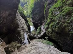 -龙水峡地缝景区