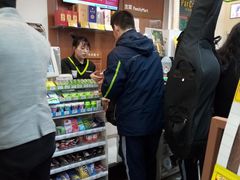 -全家便利店(襄阳南路店)