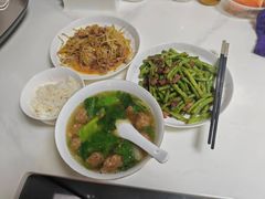 -悦芽照护月嫂+育儿嫂(杭州店)