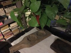 -邊城書店