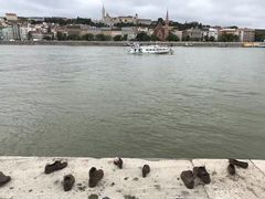 -多瑙河畔鞋履雕塑