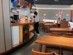 大堂-诚铭记·虾仁汤包·成都小吃(融创店)
