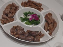 -梅利汴京烤鸭•开封豫菜地标店(东大街店)