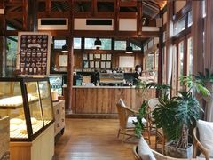 面包甜点陈列柜-莫催咖啡