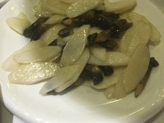 香葱炒鸡枞菌山药-尚一汤 广东炖汤(金桥国际店)