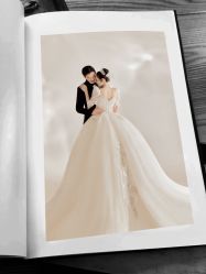 -现代经典婚纱摄影