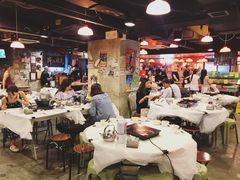 大堂-鲜入围煮花胶鸡海鲜火锅