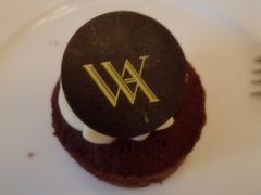 红丝绒蛋糕-Salon de Ville浦江汇(上海外滩华尔道夫酒店店)