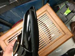 -京伟修鞋洗鞋奢侈品皮具护理店