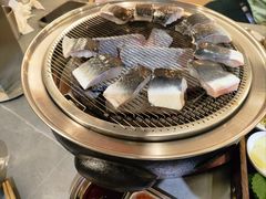 -围炉肉舍丹东海鲜烤肉·烤活鳗(步行街店)