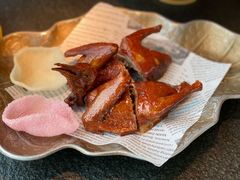 蝴蝶里招牌乳鸽-蝴蝶里·粤菜·点心(滨江龙湖店)