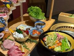 -山川小町·极番烧肉(新地假日广场店)
