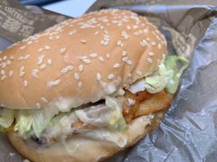 奶油蘑菇芝士烤鸡腿堡-汉堡王(仲盛世界商城店)