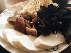 菌类合盘-盛元盛居传统炭火锅(绿园店)