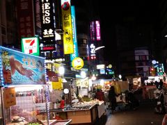 -六合夜市