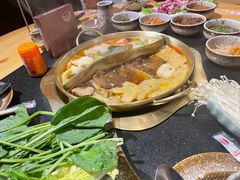 -顶顶汤火牛排火锅·经典铜锅涮肉
