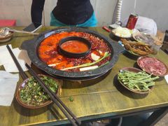 -黄潇洒老火锅(九眼桥宏济巷店)