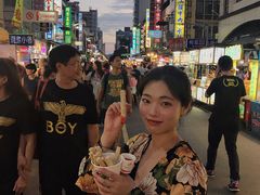 -六合夜市