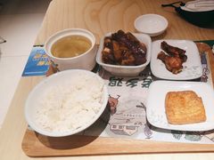 -老乡鸡(上海白玉兰广场店)