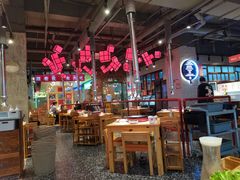 大堂-么肆烤肉·中式自助·烤肉大排档(街道口季佳PAI店)