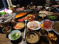 -萍姐火锅·公路夜市(武汉首店)